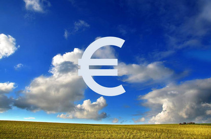 Euro-Zeichen über einem Feld